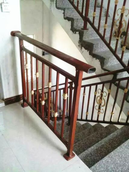 鋅合金玻璃陽(yáng)臺(tái)護(hù)欄、鋅鋼玻璃陽(yáng)臺(tái)護(hù)欄介紹